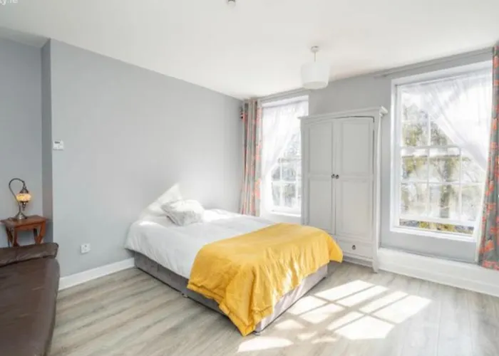 Viking Triangle Apartment